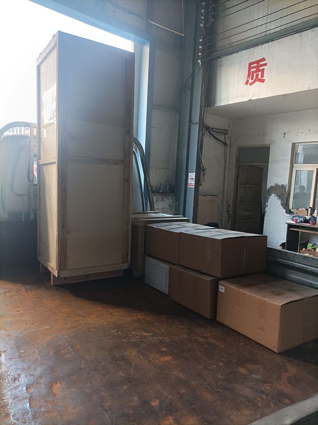 客戶定制400型超聲波旋振篩加配件發貨
