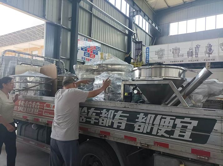 旋振篩、電磁給料機、螺旋輸送機發貨